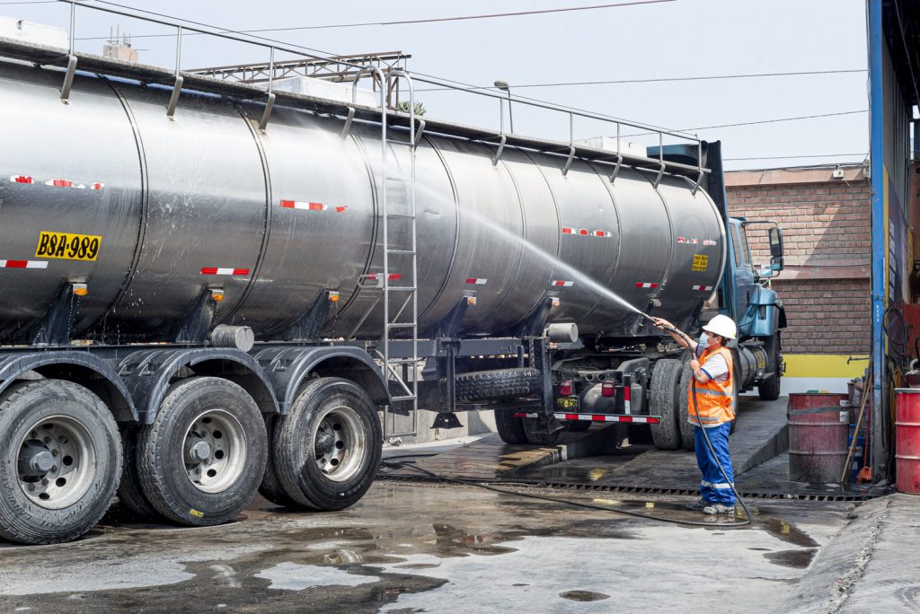 Áreas de lavado de vehículos.